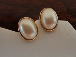 Vintage Signed Monet Classic Faux Pearl Large Oval Earrings Clip On Gold Tone