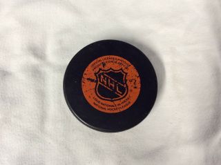 VINTAGE NY ISLANDERS NHL OFFICIAL GAME PUCK GENERAL TIRE 2