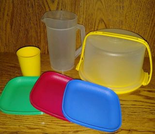 Vintage Tupperware Toys Cake Taker W/3 Serving Plates /pic Cup 1498 & 1502