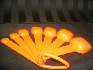 TUPPERWARE Vintage Orange Nesting Set of 7 Measuring Spoons w/ Ring Holder 3