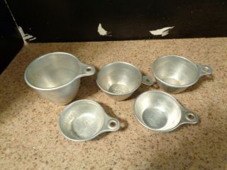 Vintage Set 4 Aluminum Metal Nesting Ekco Measuring Cups With Tab Handles Guc