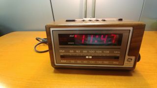Vintage Ge Am/fm Alarm Clock With Snooz No.  7 - 4601a,