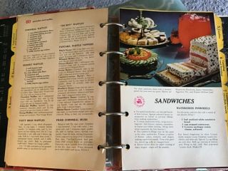 Better Homes and Gardens Red Check VINTAGE classic three ring binder/cookbook 3