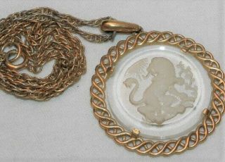 Vintage Trifari Reverse Carved Intaglio Glass Leo Lion Pendant Zodiac Necklace