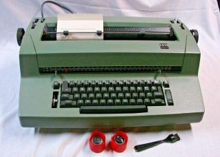 Vintage Ibm Selectric Ii Typewriter - Aluminum Support Bar