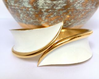 Vintage Crown Trifari Gold Tone White Enamel Hinged Cuff Clamper Bracelet Signed
