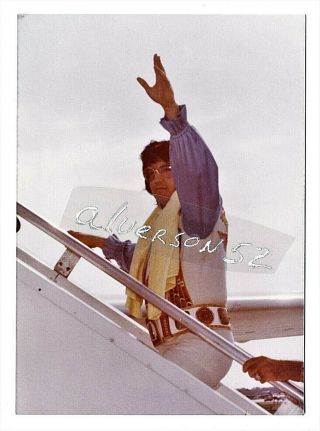 Elvis Presley Vintage Candid Photo - Atlanta,  Ga - June 6,  1976