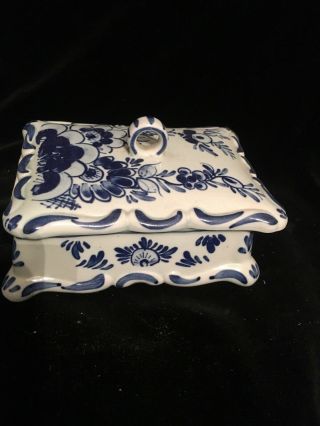 Vintage Holland Delft Hand Painted White Blue Trinket Jewelry Lidded Box