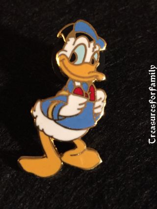 Disney Pin Vintage Classic Donald Duck Standing