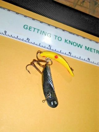 Old Lure Vintage F - 5 Flatfish 2 - Types Of Colors For Walleye Fishing.