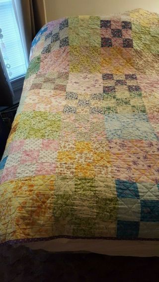 Vintage 1940s - 1960s machine and hand stitched mulit square quilt full size 2