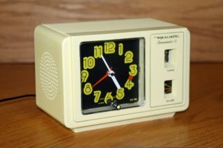 Vintage Realistic Chronomatic - 10 Model 12 - 1464 Analog Alarm Clock - - Radio Shack