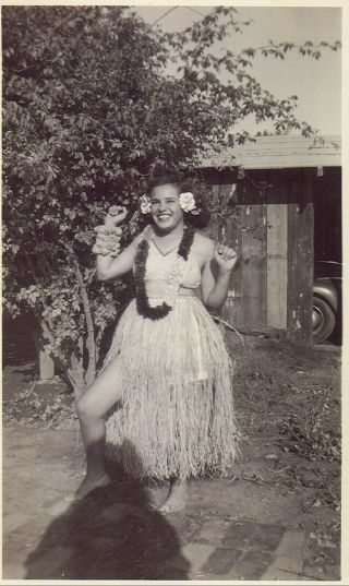 Vintage Old Photo Pretty Woman Girl Wearing Hawaiian Grass Skirt Hula Visalia Ca