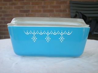 Vintage Pyrex Blue Snowflake Garland Refrigerator Dish 502 1 1/2 Pt With 502 Lid