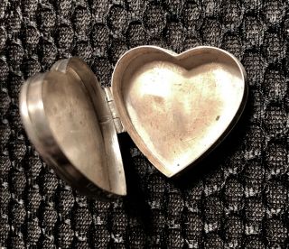Vintage Sterling Silver Etched Heart Shaped Box 12.  25 Grams 3