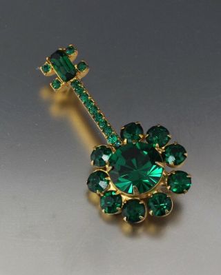 Vintage 50’s Green Crystal Glass Rhinestone Bead Banjo Flower Brooch Pin