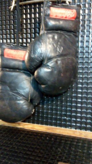 Vintage Boxing Gloves.  Palomares.  Old Mexican Gloves. 4