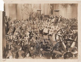 Wizard Of Oz Judy Garland Vintage Scene In The Emerald City Parade