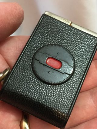 Vintage Early Plastic MUGETTE Pocket Lighter - Shaped Like A Camera 2