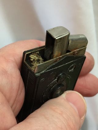 Vintage Early Plastic MUGETTE Pocket Lighter - Shaped Like A Camera 7