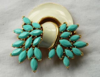 Vintage Trifari Goldtone White And Blue Stone Brooch Pin 2.  25 " X 2 "
