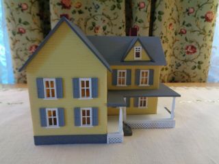 Great Vintage Plastic Model Train Building - Yellow House For Scenery