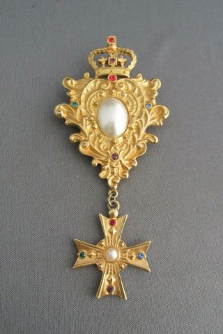 Vintage Jj Jonette Jewelry Gold Tone Rhinestone Royal Crest Maltese Cross Pin