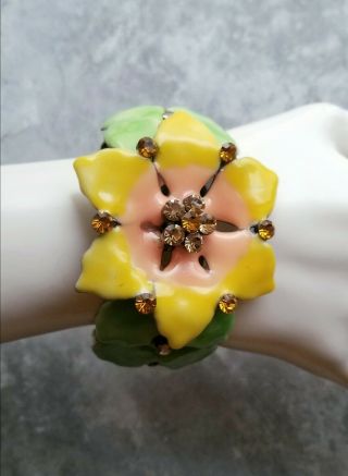 Lovely Vintage Enamel & Rhinestone Large Spring Flower Hinged Bangle Bracelet