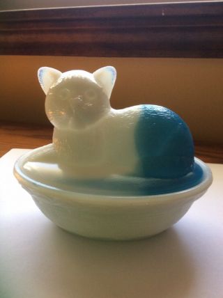 Vintage White/blue Milk Glass Nesting Cat