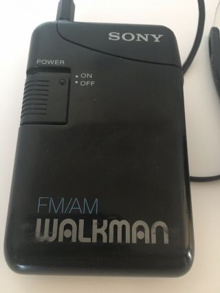 Vintage Sony Srf - 39 Fm/am Walkman Radio Belt Clip Portable Radio Headpho