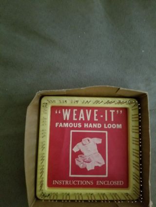 Weave - It Hand Looms.  Vintage,  1050 