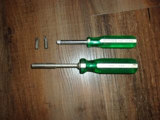 Vintage S - K Tools 40954 & 73504 Green & White Handle Magnet Screwdriver