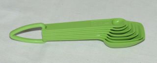 Complete Set of 7 - Vintage Tupperware Measuring Spoons Apple Green 2