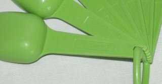 Complete Set of 7 - Vintage Tupperware Measuring Spoons Apple Green 5