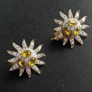 Signed Butler Vintage Sun Flower Crystal Rhinestone Gold Tone Clip Earrings Q137