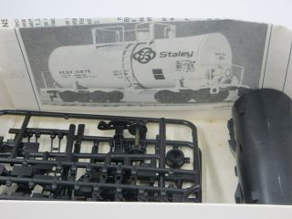 Ho Scale Vintage Walthers 932 - 5100 Undecorated 30 