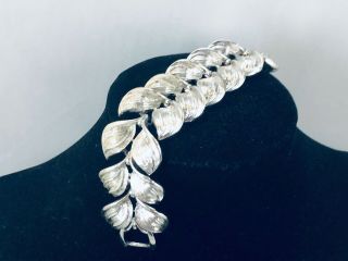 Vtg.  Coro Pegasus Brushed Silver Tone Chunky Leaves Bracelet