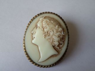Vintage Circa Early 20th Century Czech Moulded Or Pressed Glass Cameo Brooch
