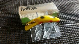 Helin Flatfish X4 Vintage Fishing Lure,  3 Gang Treble Hook: