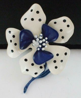 Pretty Vintage Hedy? White & Blue Enamel 3 - D Flower Pin Brooch W/polka Dots