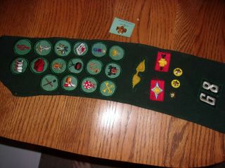 Vintage Girl Scout Sash With 16 Merit Badges,  4 Pins & 3 Patches