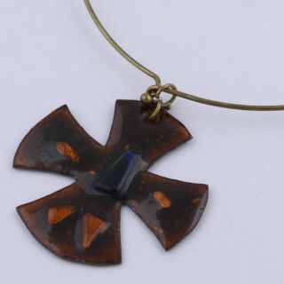 Vtg 1950 - 60s Modernist Maltese Cross Enamel Glass Pendant Choker Necklace