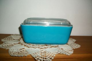 Vintage Pyrex Blue 502 - 1 1/2pt.  Covered Refrigerator Dish
