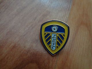 Classic Vintage Leeds United Fc Emblem Crest Logo Football Enamel Pin Badge