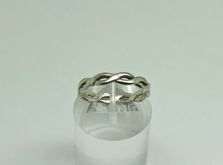 Stylish Vintage 1980s English Studio Sterling Silver Twisted Band Ring Size P