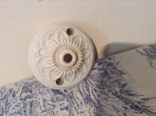 Vintage French Ceramic Ceiling Rose (3490g) 3