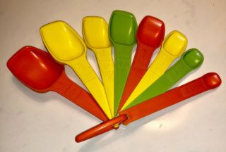 Vintage Set Of 8 Tupperware Measuring Spoons W/ring Orange,  Yellow,  Green Grt Cnd