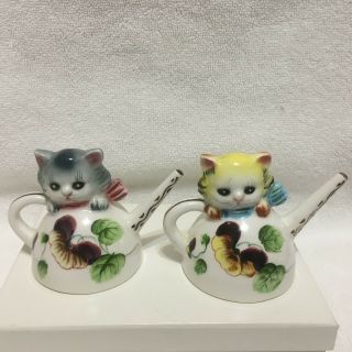 Vintage,  Kittens In Teapot,  Salt & Pepper Shaker Set.  Japan S1