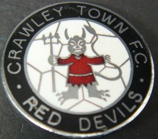 Crawley Town Vintage Club Crest Type Badge Brooch Pin In Chrome 25mm Dia