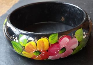 Vintage Hand Painted Russian Flower Enamel Lacquer Bangle Bracelet - D103